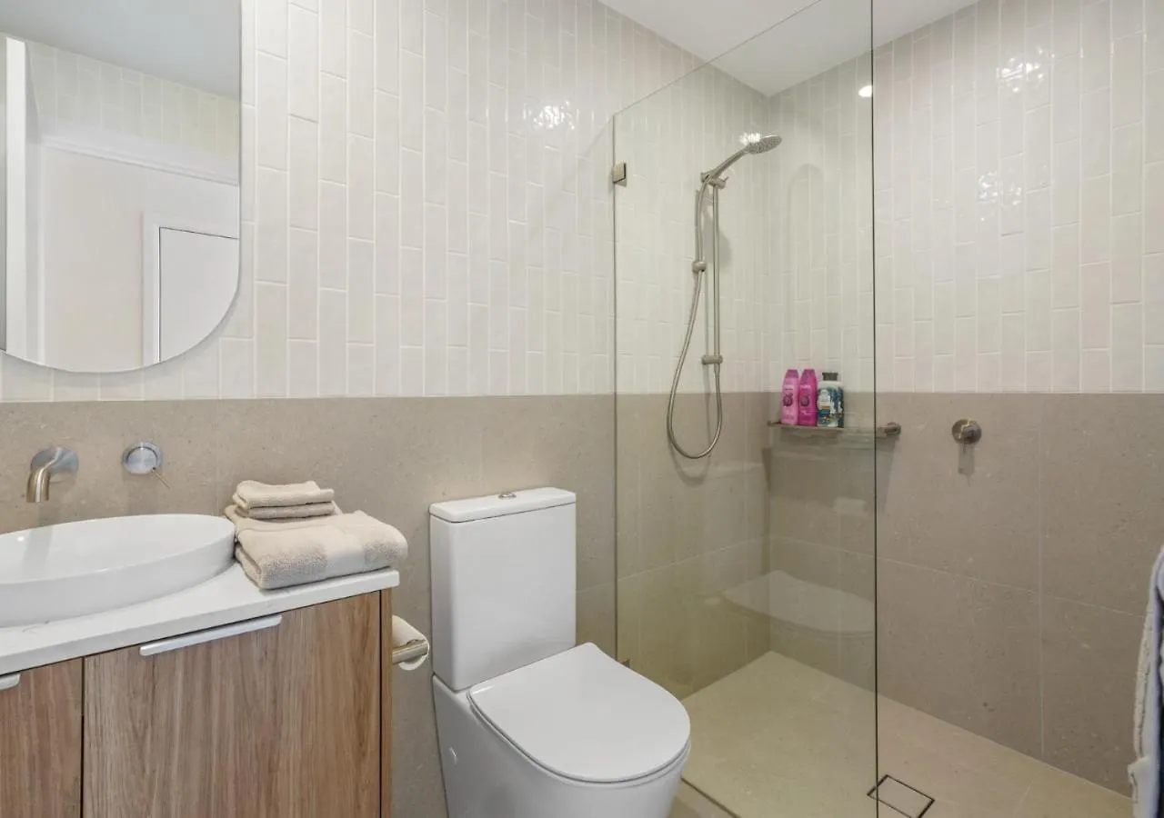 Appartement 2 Bed, 2 Bath Ocean View Apt! Parking, 250M To Beach Gold Coast Australië